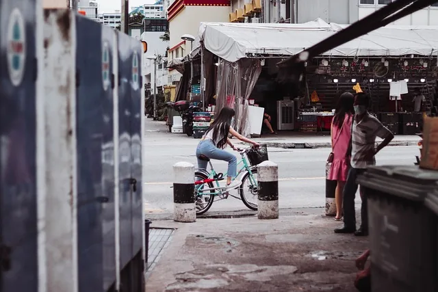 frauen, fahrrad, straße, geylang-straße, lebensstil, singapur, straße, singapur, singapur, singapur, singapur, singapur